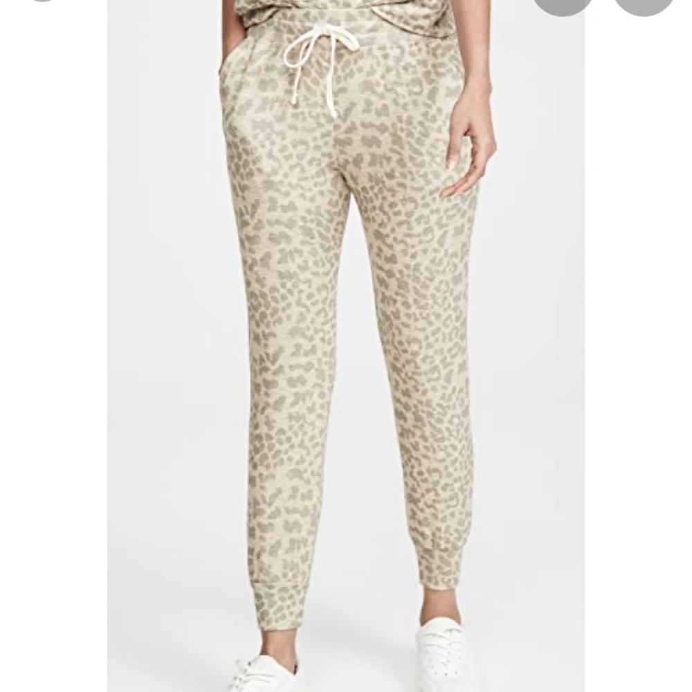 Sundry Women’s leopard joggers